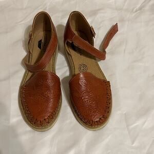 MEXICANA Brown Floral Embossed Sandals - size 24